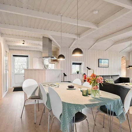 3 Bedroom Beautiful In Holiday home Hejls