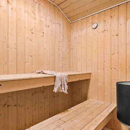 3 Bedroom Beautiful In Holiday home Hejls