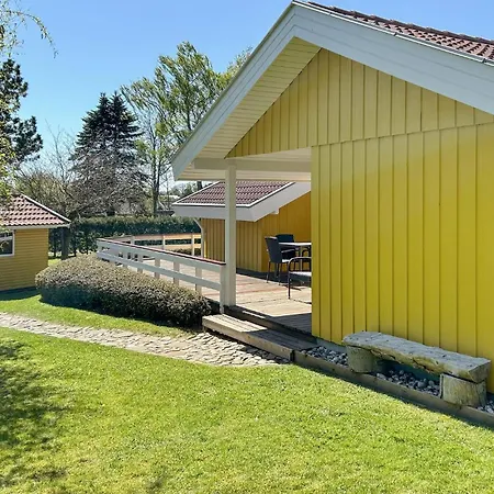 Holiday home 3 Bedroom Beautiful In Hejls