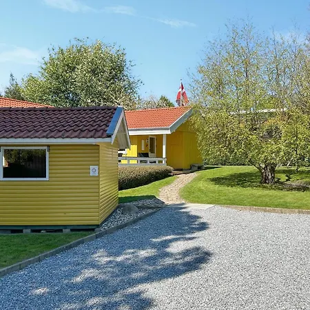 3 Bedroom Beautiful In Hejls